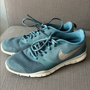 Nike Women's Blue Mesh Sneakers